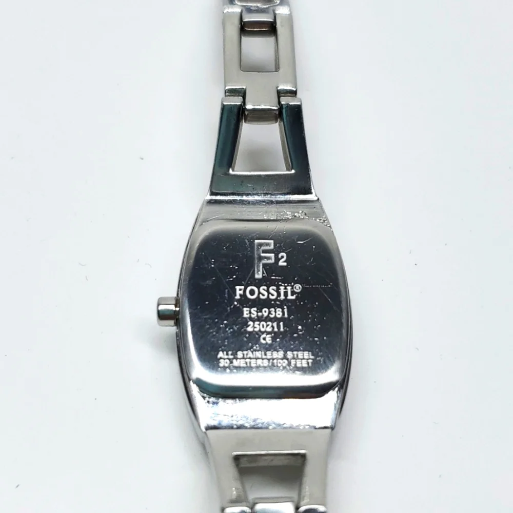 Vintage Fossil Watch F² ES9381 Silver Toned Steel Wristband White Face Watch